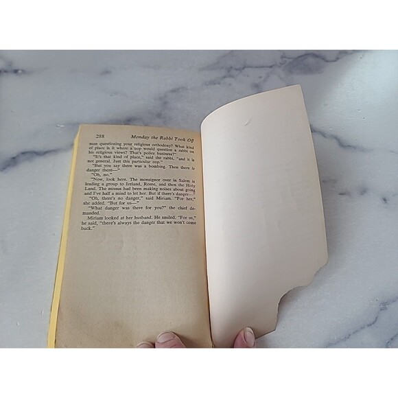 Monday The Rabbi Took Off By Harry Kemelman Paperback - Picture 8 of 10
